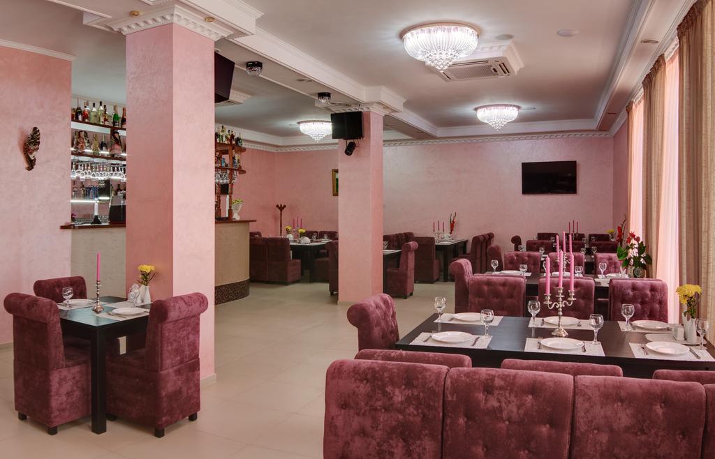 Felisa Hotel Kharkiv Exterior photo